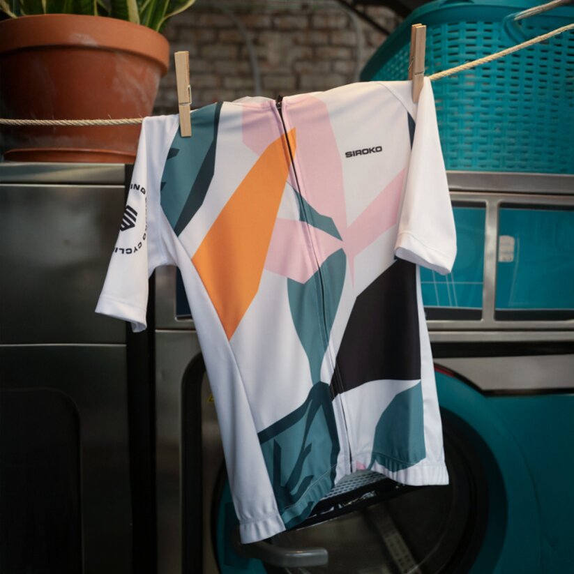 Short sleeve cycling jerseys