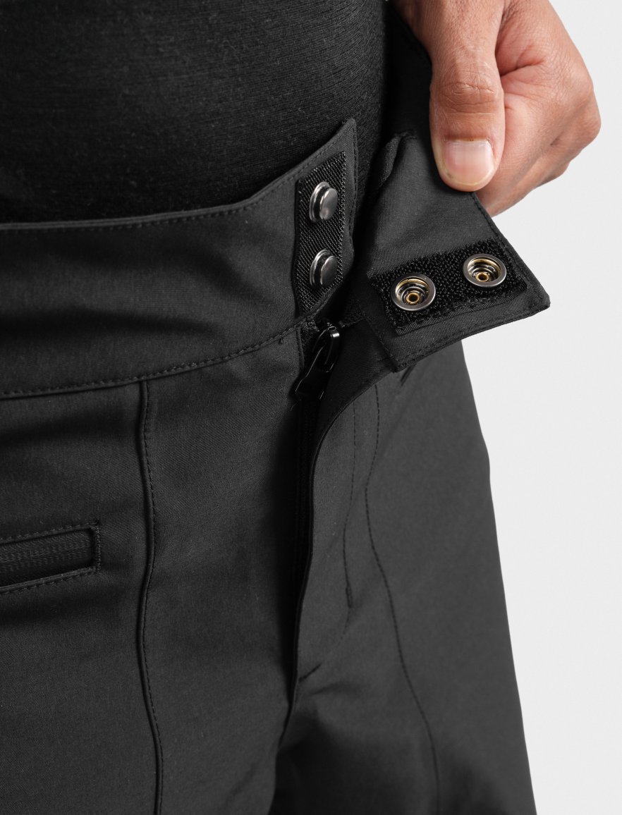 P5 Aino Black