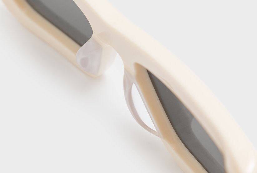 Catty Glass White