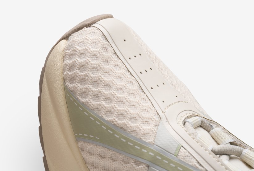 TRAINER #001 RIGHT