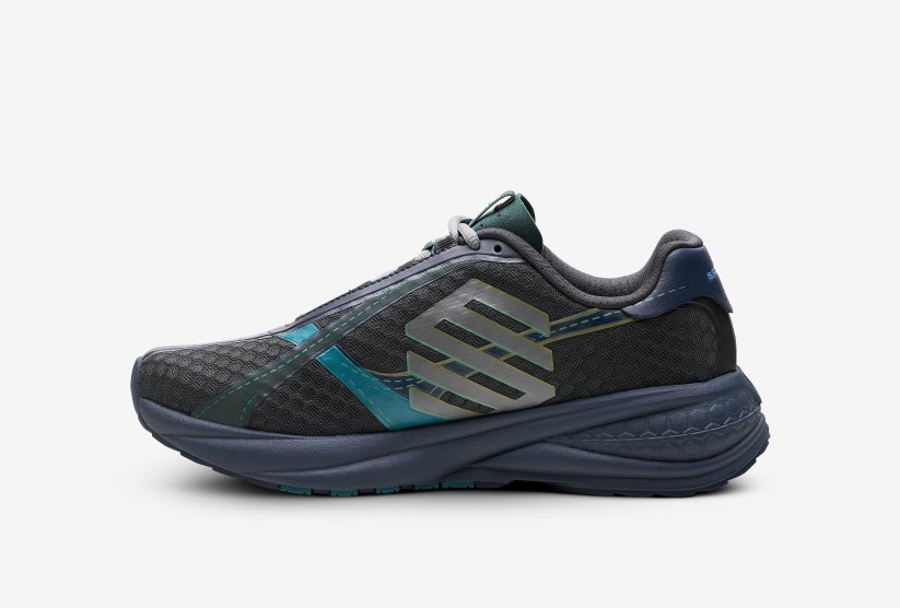 TRAINER #004 RIGHT