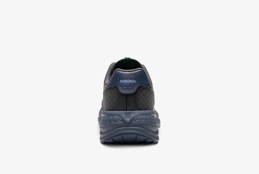 TRAINER #004 RIGHT
