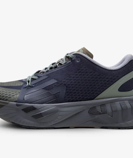 Zapatilla de running Siroko ONE Racer negra con placa de carbono